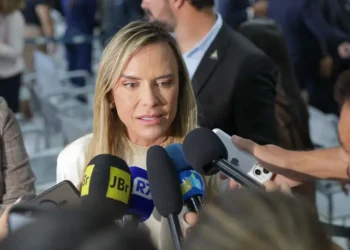 celina-diz-que-assumiu-df-com-rombo-de-r$-5-bilhoes-e-preve-superavit