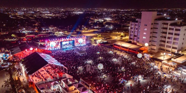 segunda-noite-do-aparecida-e-show-reune-mais-de-40-mil-pessoas-e-segue-neste-fim-de-semana