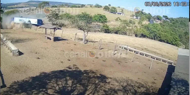 veja-video-do-acidente-que-deixou-sete-mortos-na-go-010,-em-goias