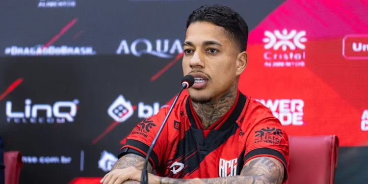 matheusinho-e-apresentado-no-atletico-go-e-projeta-acesso:-“feliz-por-chegar-a-um-clube-grande”