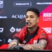 matheusinho-e-apresentado-no-atletico-go-e-projeta-acesso:-“feliz-por-chegar-a-um-clube-grande”