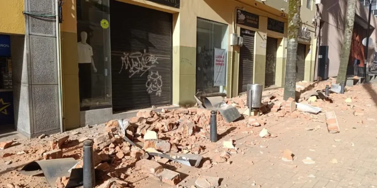 terremoto-na-colombia-faz-predios-tremerem-em-manaus;-entenda-como-abalo-chegou-ao-brasil