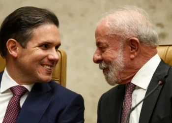hugo-motta-declara-apoio-a-reeleicao-de-lula