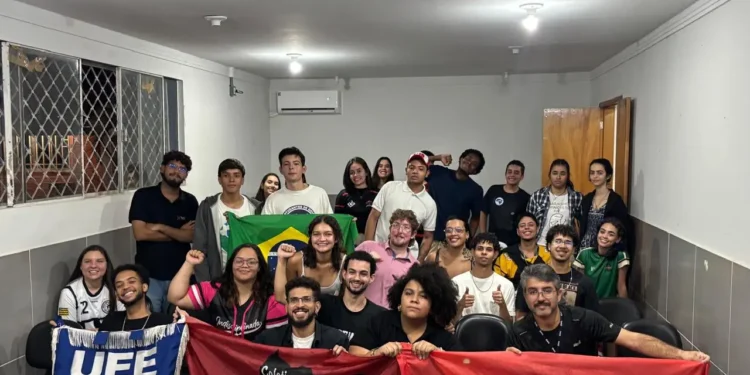 dia-do-estudante-em-goiania-tem-ato-na-praca-universitaria-com-pauta-por-permanencia-e-direitos