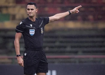 cbf-atende-pedido-de-adson-batista-e-escala-arbitro-fifa-para-atletico-go-x-vila-nova