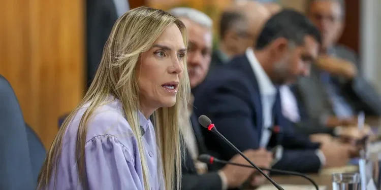celina-leao-pede-r$-508-milhoes-a-camara-para-reforcar-caixa-do-transporte-publico