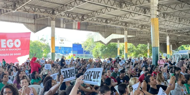 servidores-da-educacao-rejeitam-proposta-e-confirmam-greve-em-goiania