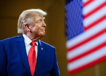 trump-ameaca-bombardear-oma-e-cobra-rendicao-do-ira-em-disputa-sobre-estreito-de-ormuz
