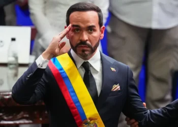 de-la-espriella-pede-a-trump-suspensao-de-tarifas-apos-terremoto-na-colombia