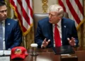 trump-nega-negociacoes-com-ira-e-mantem-pressao-sobre-estreito-de-ormuz