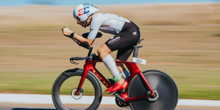 cirurgiao-plastico-goiano-vence-campeonato-estadual-de-triatlo-e-mira-mundial-de-ironman-70.3