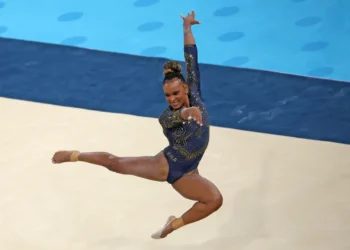 apos-pausa-para-cuidar-da-saude,-rebeca-andrade-anuncia-retorno-a-copa-do-mundo