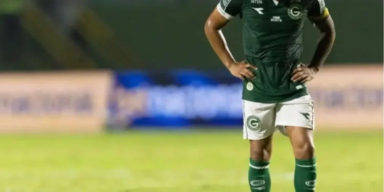goias-perde-em-casa-nos-minutos-finais-e-ve-acesso-ficar-mais-distante