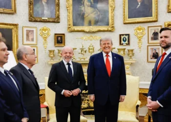 brasil-e-eua-retomam-dialogo-sobre-tarifaco-apos-ligacao-entre-lula-e-trump