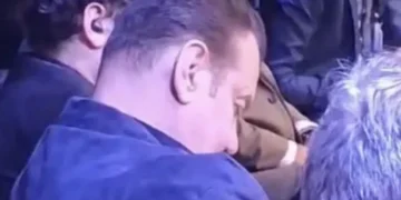enquanto-candidatos-debatiam,-kassab-tirava-um-cochilo