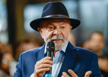 lula-anunciara-fim-da-‘taxa-das-blusinhas’-nesta-quarta-(26)