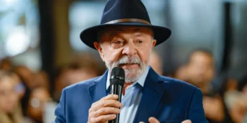 lula-anunciara-fim-da-‘taxa-das-blusinhas’-nesta-quarta-(26)
