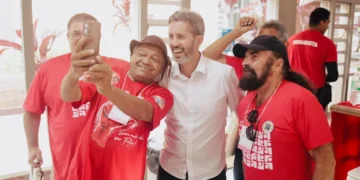 leandro-grass-leva-campanha-a-educacao-e-a-unb-no-df