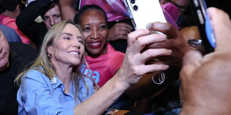 celina-leao-visita-o-gama-e-participa-de-agenda-politica-no-df