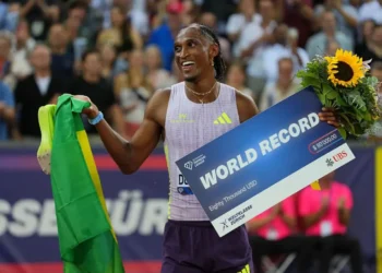 alison-dos-santos-bate-recorde-mundial-nos-400m-com-barreiras