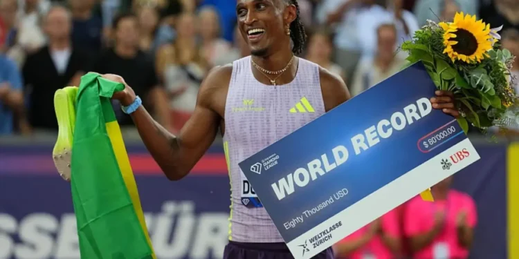 alison-dos-santos-bate-recorde-mundial-nos-400m-com-barreiras