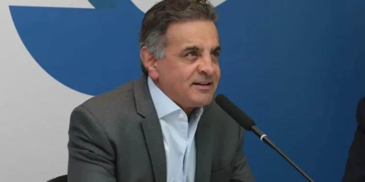 aecio-neves-lanca-candidatura-ao-senado-por-mg