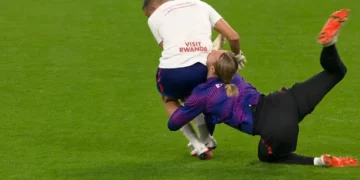 goleiro-do-psg-cai-no-aquecimento-antes-de-jogo-e-situacao-preocupa;-saiba-o-que-aconteceu