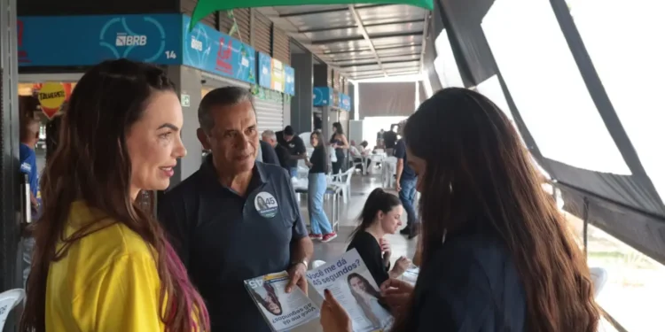 “vamos-colocar-os-professores-na-escola”,-diz-paula-belmonte-no-df