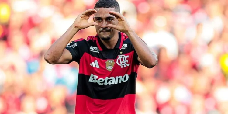 samuel-lino-decide,-flamengo-goleia-o-botafogo-e-pressiona-o-palmeiras-no-brasileirao