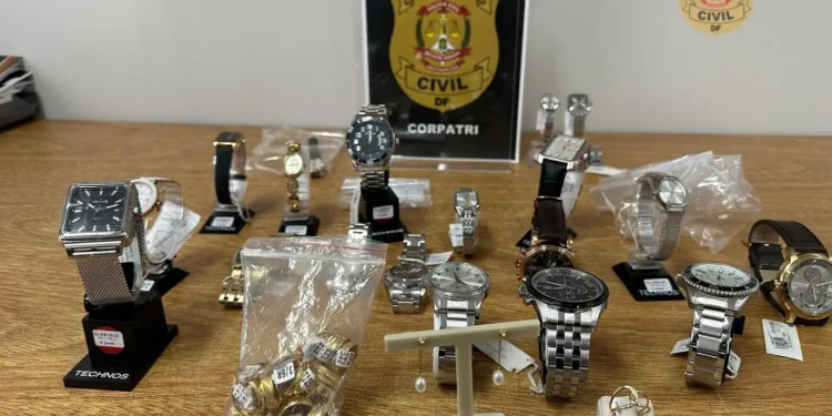 homem-e-preso-escondido-no-forro-de-shopping-apos-furtar-joalheria-no-df