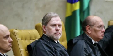 decisao-de-toffoli-contra-renan-santos-provoca-criticas-entre-ministros-do-tse