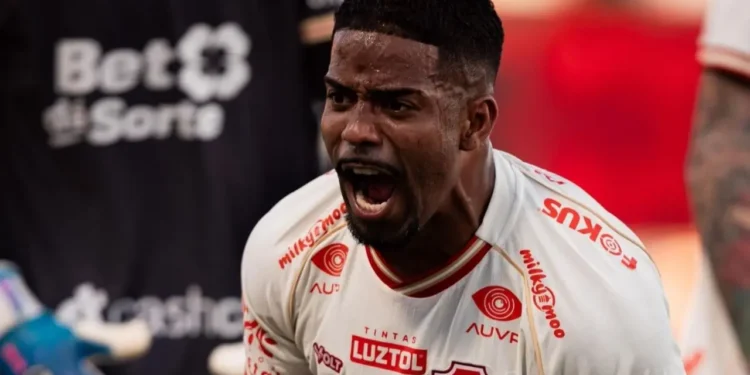 quem-e-hayner,-jogador-do-santos-emprestado-ao-vila-nova-que-foi-alvo-de-operacao-policial