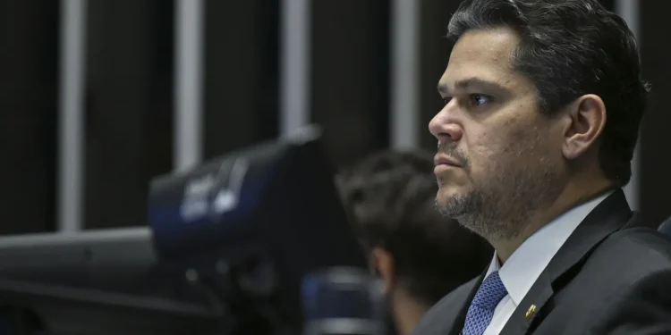 acordo-no-senado-pode-adiar-fim-da-escala-6×1-e-aliviar-pressao-sobre-moraes