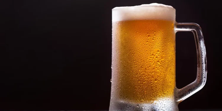 beber-cerveja-no-horario-de-almoco-pode-dar-justa-causa?-advogado-explica