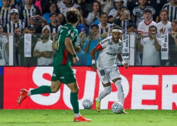 neymar-detona-gramado-da-vila-belmiro-apos-lesao
