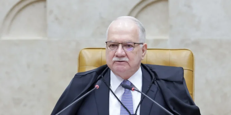 fachin-retira-acusacoes-de-moraes-contra-mendonca-de-inquerito-e-abre-prazo-para-manifestacao