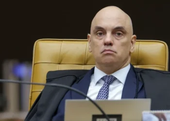 moraes-usa-relatorio-sem-valor-probatorio-da-pf-para-pedir-investigacao-contra-mendonca