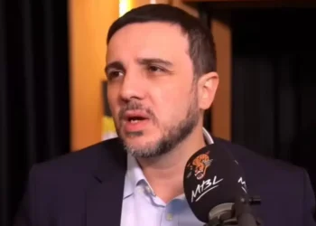 renan-santos-pede-prisao-de-moraes-e-toffoli-em-ato-em-sao-paulo