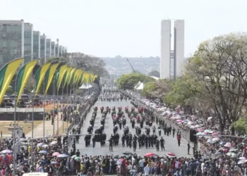 desfile-de-7-de-setembro-em-brasilia-tem-clima-eleitoral-e-homenagens-ao-sus