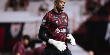 atletico-go-presta-apoio-a-paulo-vitor-apos-denuncia-de-racismo