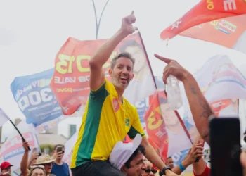 leandro-grass-reune-comunidade-escolar-para-discutir-futuro-da-educacao-no-df