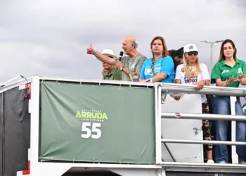 “a-urgencia-de-brasilia-hoje-e-ter-medico”,-afirma-arruda-em-agenda-de-campanha