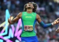 alison-dos-santos-vence-mundial-e-termina-temporada-invicto-nos-400m-com-barreiras