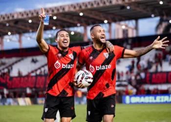 atletico-go-goleia-criciuma-e-ganha-forca-na-reta-final-da-serie-b