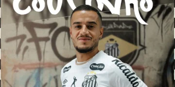 coutinho-e-apresentado-pelo-santos-e-usara-camisa-11