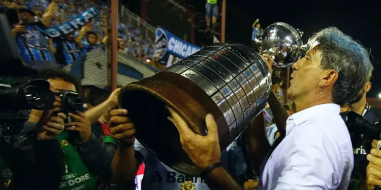 renato-gaucho-retorna-ao-gremio-para-quinta-passagem-pelo-clube