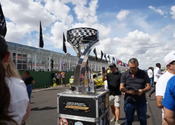 stock-car-tera-corrida-inedita-de-duas-horas-em-brasilia-com-estrelas-do-automobilismo