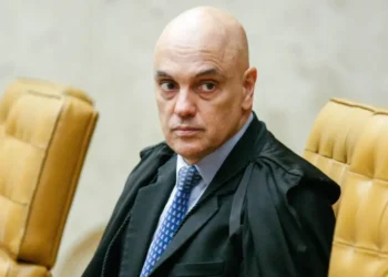 dino-pede-vista-e-suspende-julgamento-do-stf-sobre-caso-moraes