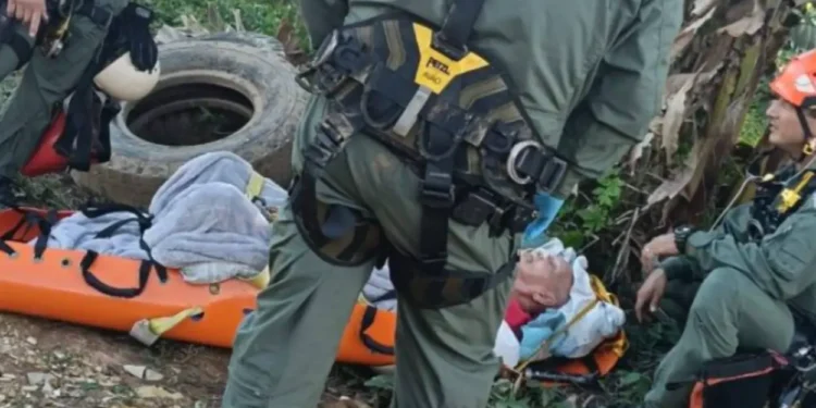pm-resgata-homem-de-100-anos-ilhado-por-enchente-em-sp