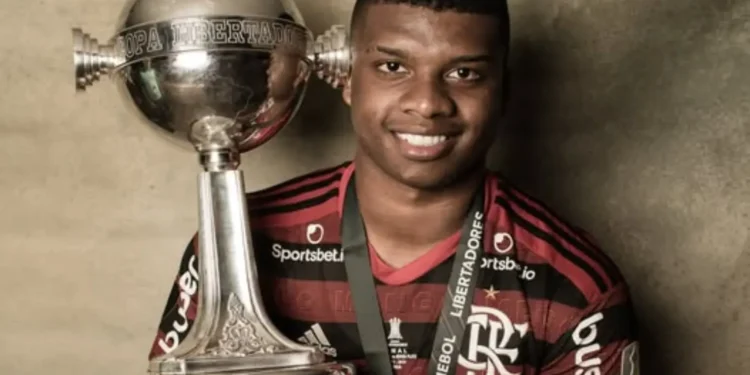 vila-nova-negocia-contratacao-de-atacante-revelado-pelo-flamengo